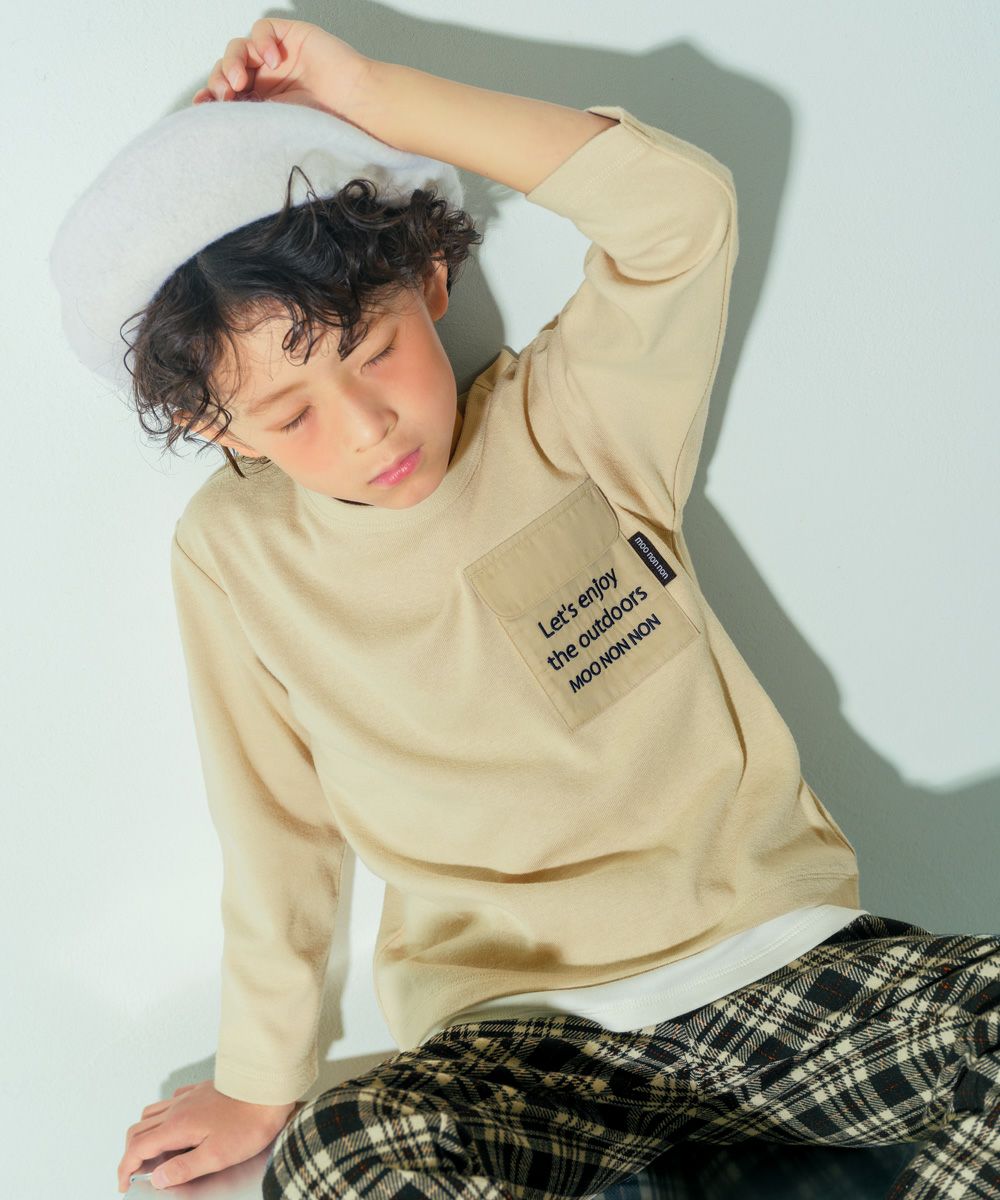 レイヤード風 ブランドロゴ ポケット長袖Tシャツ ロングTシャツ Beige model image 1