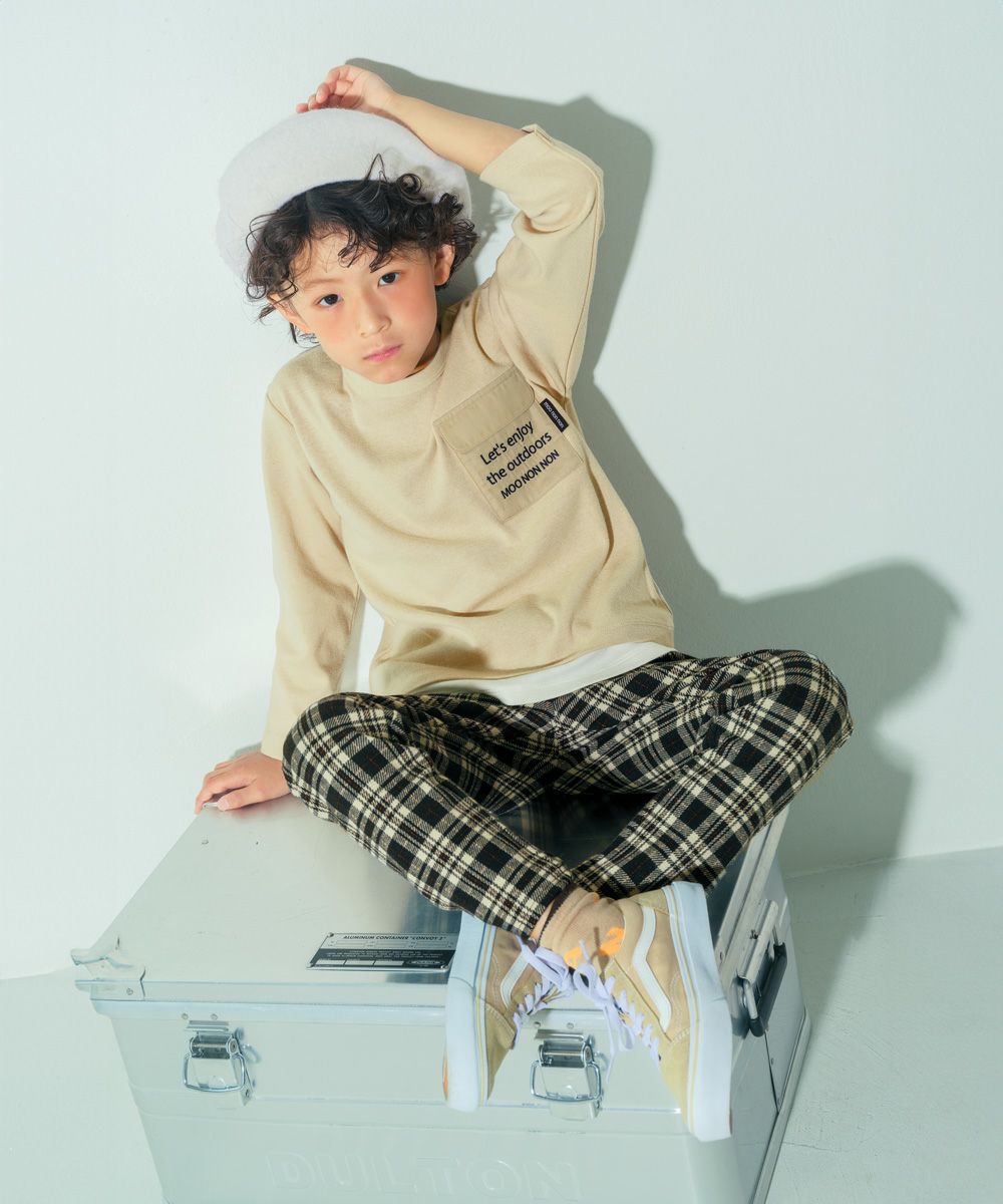 レイヤード風 ブランドロゴ ポケット長袖Tシャツ ロングTシャツ Beige model image 3