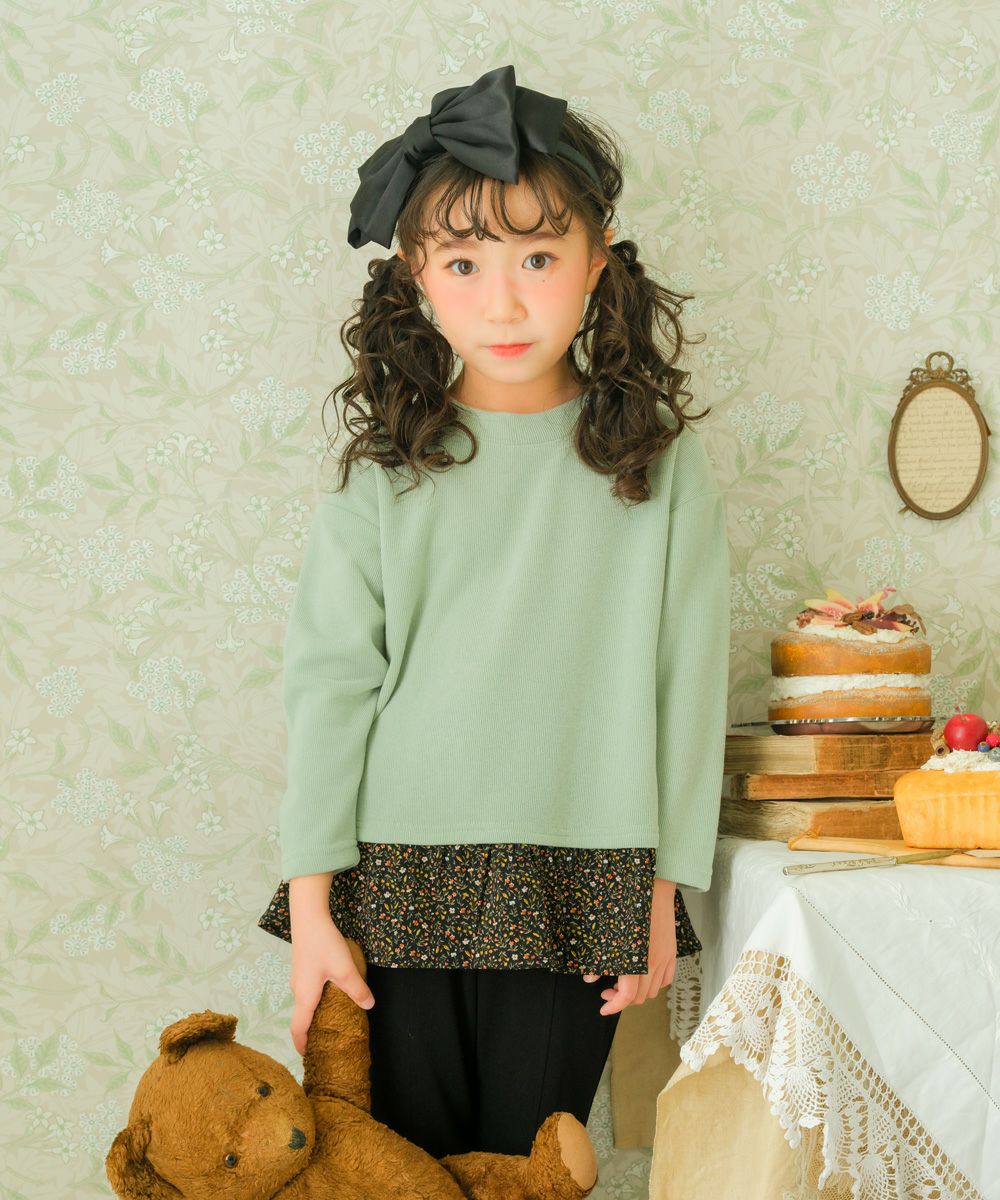 小花柄 レイヤード ドッキング Tシャツ Green model image whole body