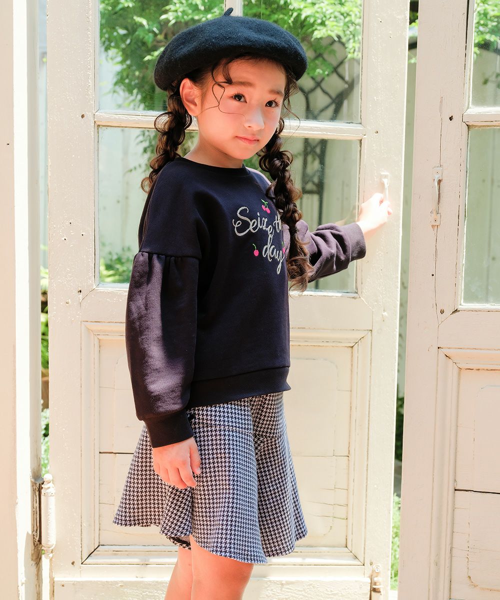 チェリー刺繍 ドロップ袖 裏毛トレーナー Black model image 1