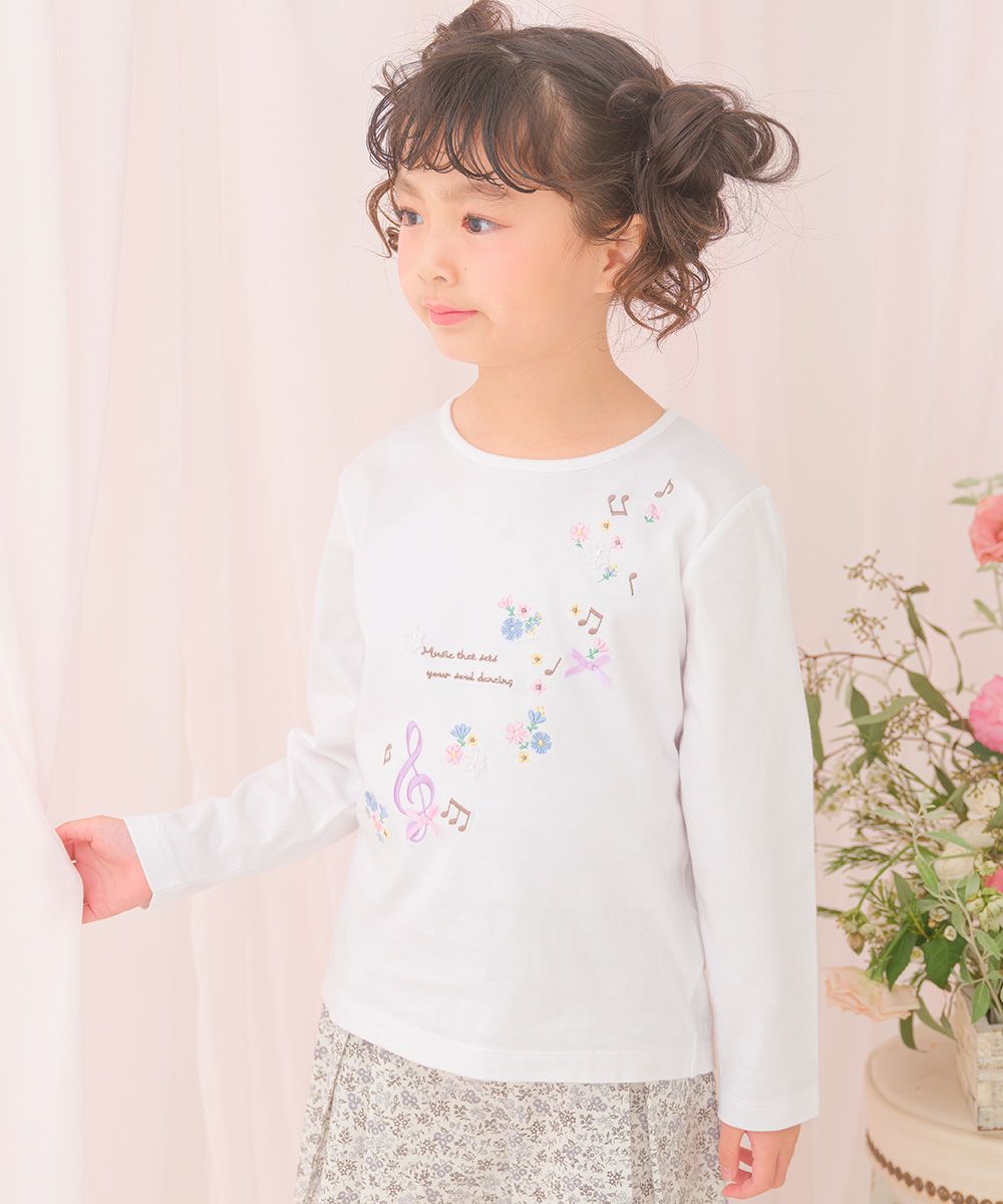 綿100％音符お花ロゴ刺繍Ｔシャツ Off White model image up