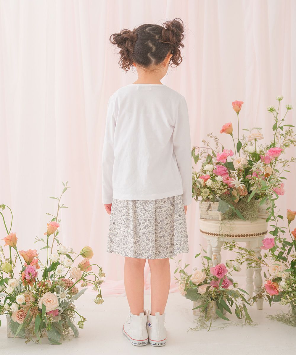 綿100％音符お花ロゴ刺繍Ｔシャツ Off White model image whole body