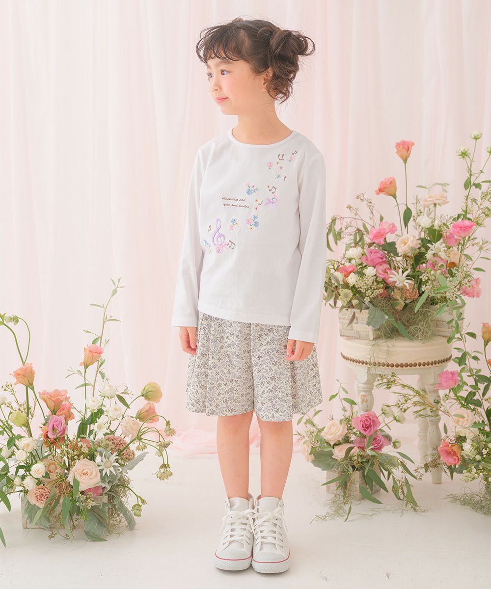 綿100％音符お花ロゴ刺繍Ｔシャツ Off White model image 2
