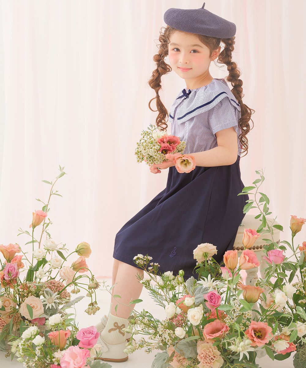 ストライプ柄 リボン襟付き 音符刺繍ワンピース Navy model image 1