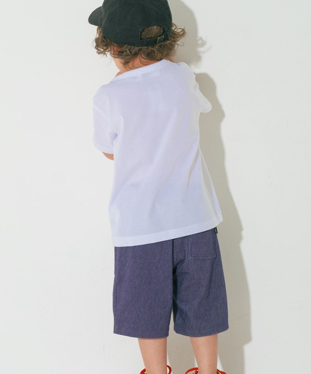 綿100％ はたらく車 ワッペン ロゴ 刺繍 Tシャツ Off White model image whole body