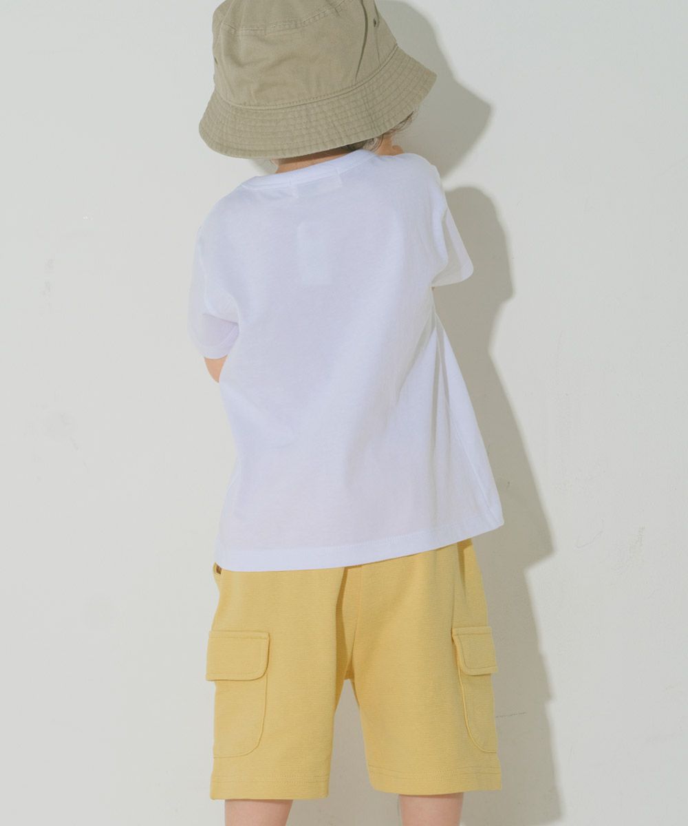綿100％ 電車刺繍 ポケットつき 乗り物Tシャツ Off White model image whole body