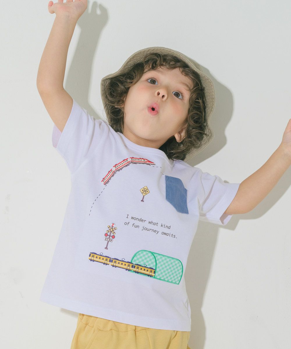 綿100％ 電車刺繍 ポケットつき 乗り物Tシャツ Off White model image 3