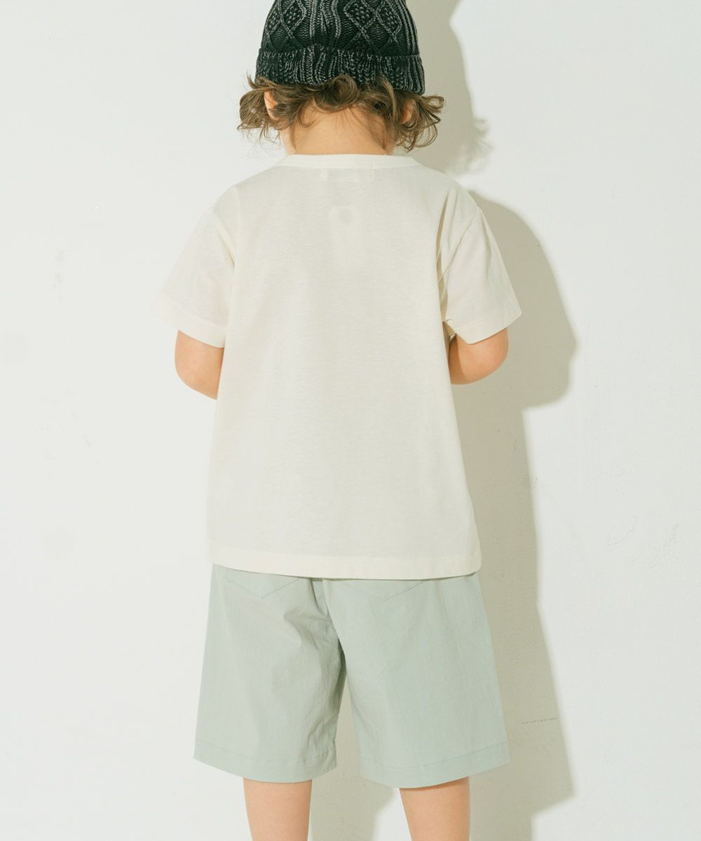 綿100％ チェック柄カメラモチーフ 車刺繍Tシャツ Ivory model image whole body