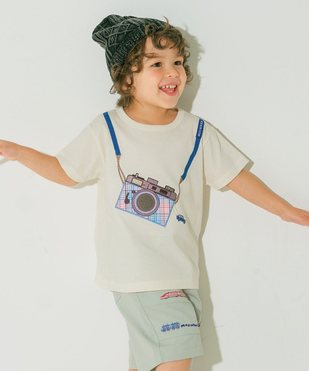 綿100％ チェック柄カメラモチーフ 車刺繍Tシャツ Ivory model image 1