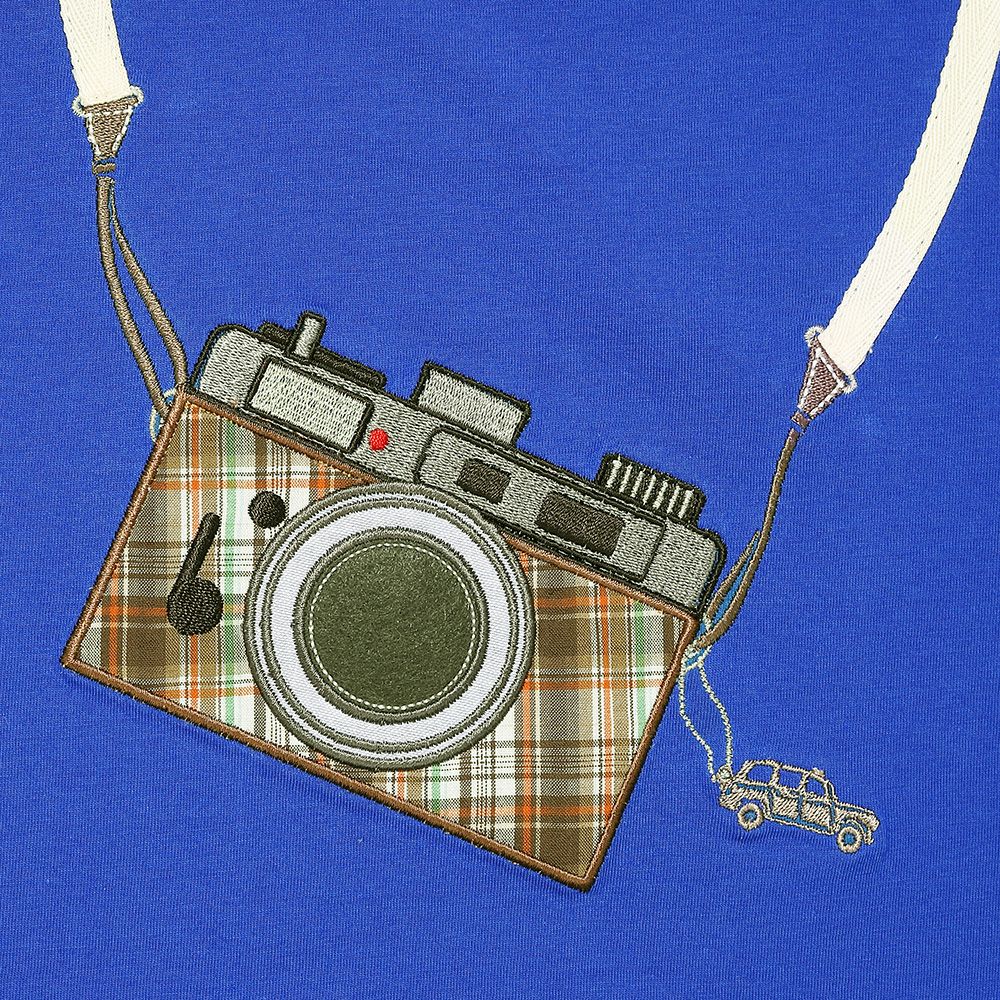 綿100％ チェック柄カメラモチーフ 車刺繍Tシャツ Blue Design point 1