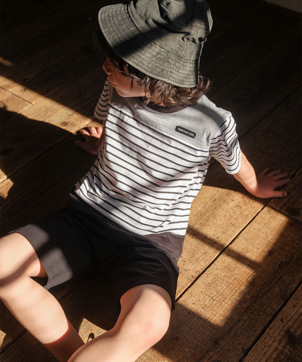 綿100％ ボーダー柄ロゴワッペンTシャツ White/Black model image 2