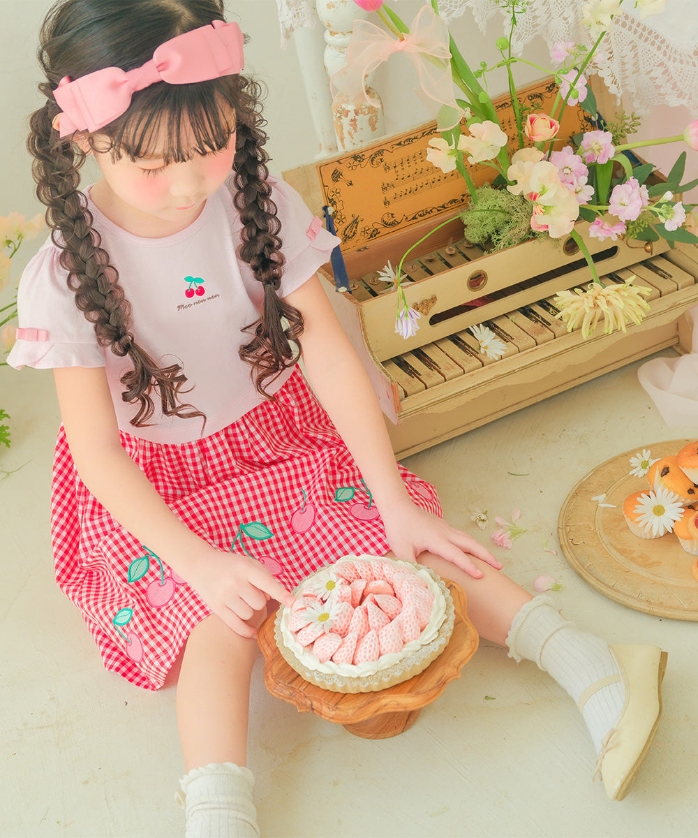 チェリー刺? ギンガムチェック柄 ドッキングワンピース Red model image 2