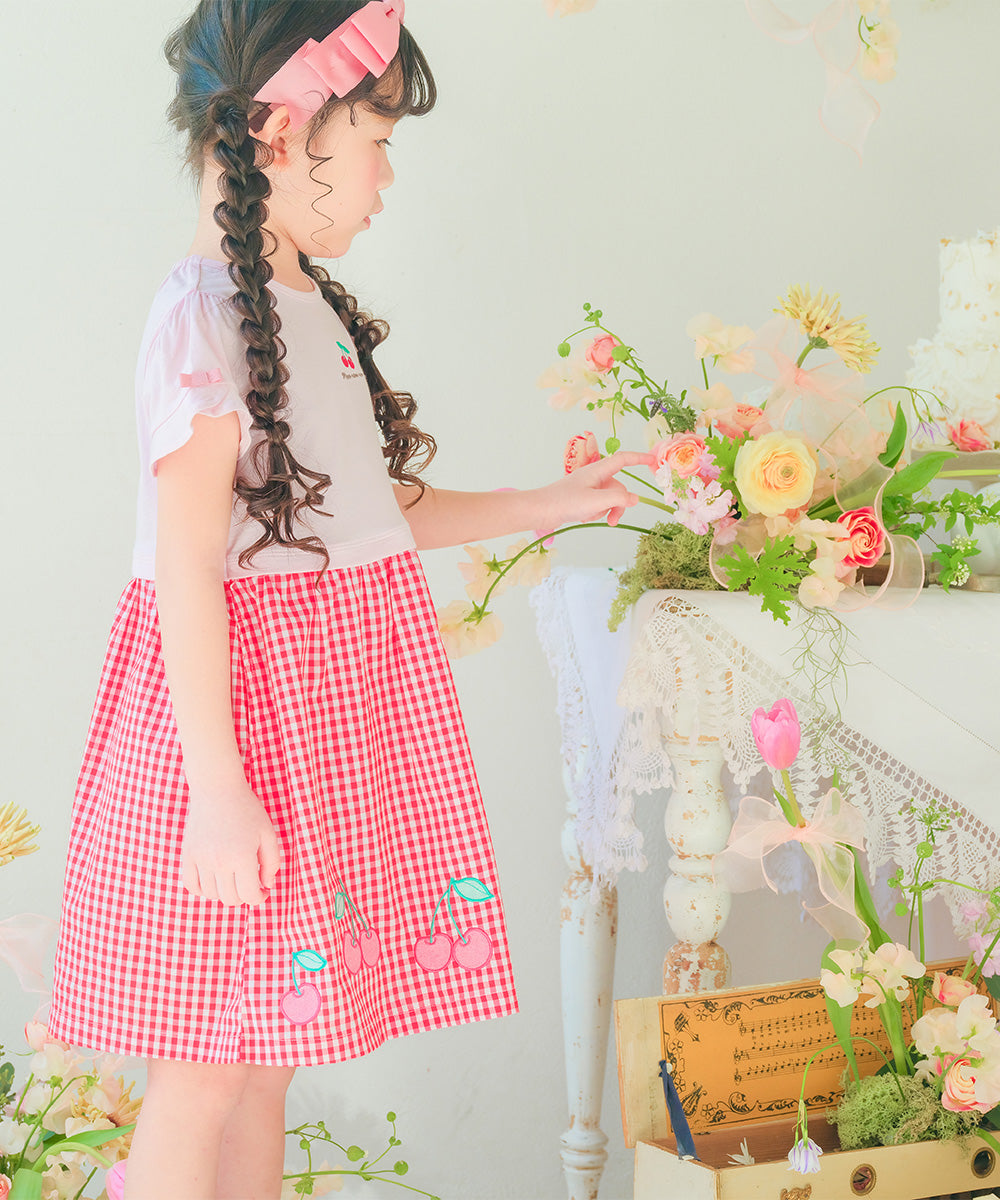 チェリー刺? ギンガムチェック柄 ドッキングワンピース Red model image 3