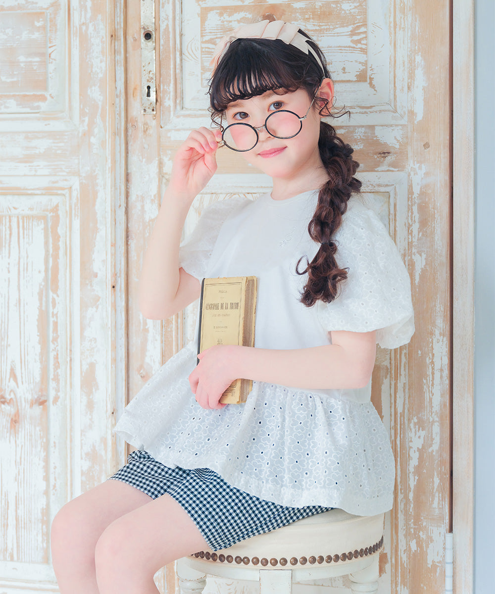 音符刺繍 花柄レース切り替えTシャツ Off White model image 1