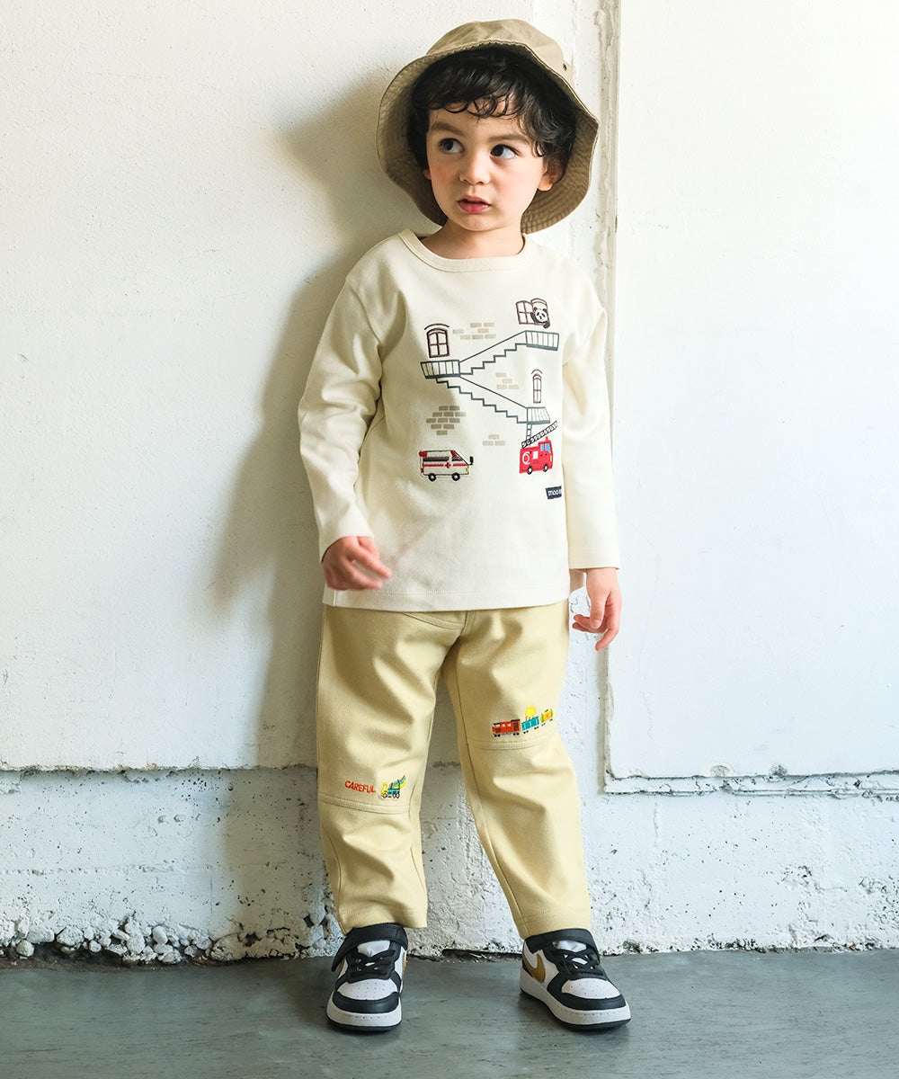 綿100％ 救急車 消防車 乗り物 モチーフ Tシャツ Ivory model image whole body