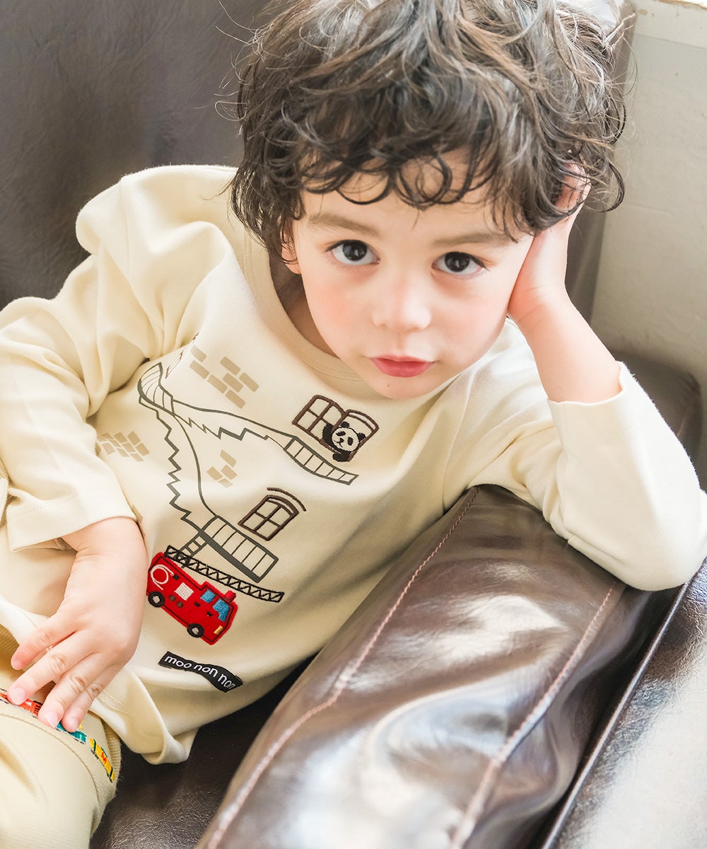 綿100％ 救急車 消防車 乗り物 モチーフ Tシャツ Ivory model image 1