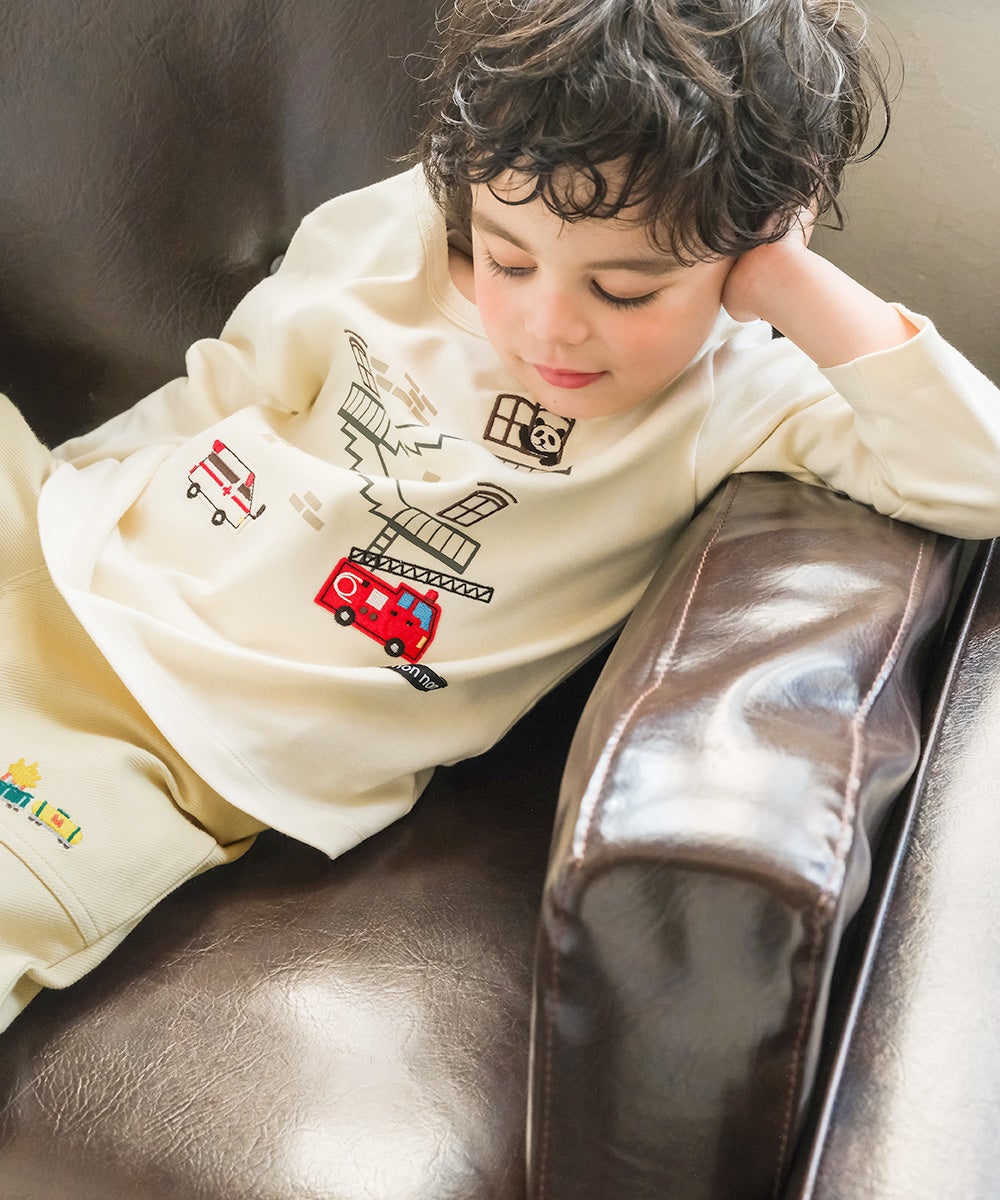 綿100％ 救急車 消防車 乗り物 モチーフ Tシャツ Ivory model image 4