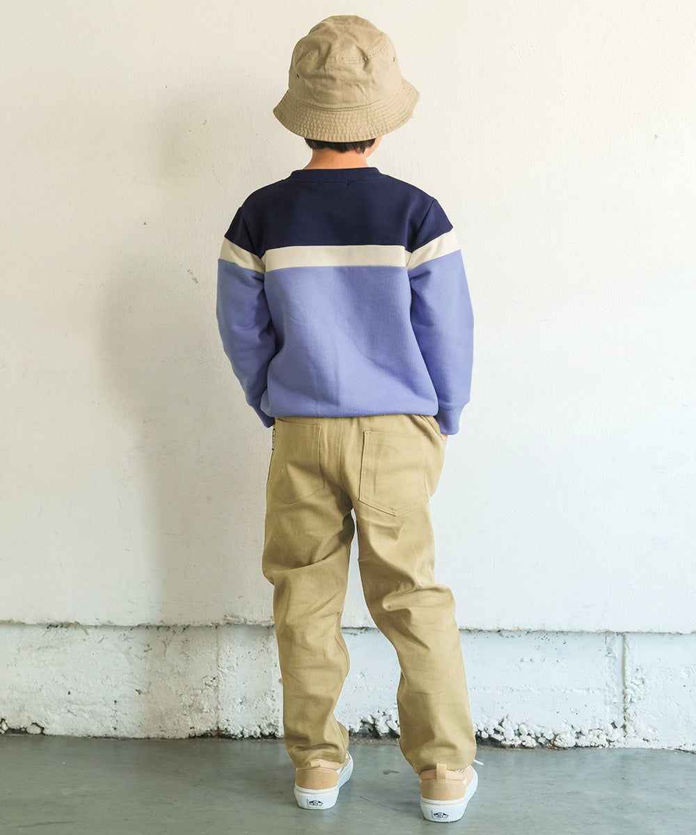 ポケットつき 配色切り替え トレーナー Blue model image whole body