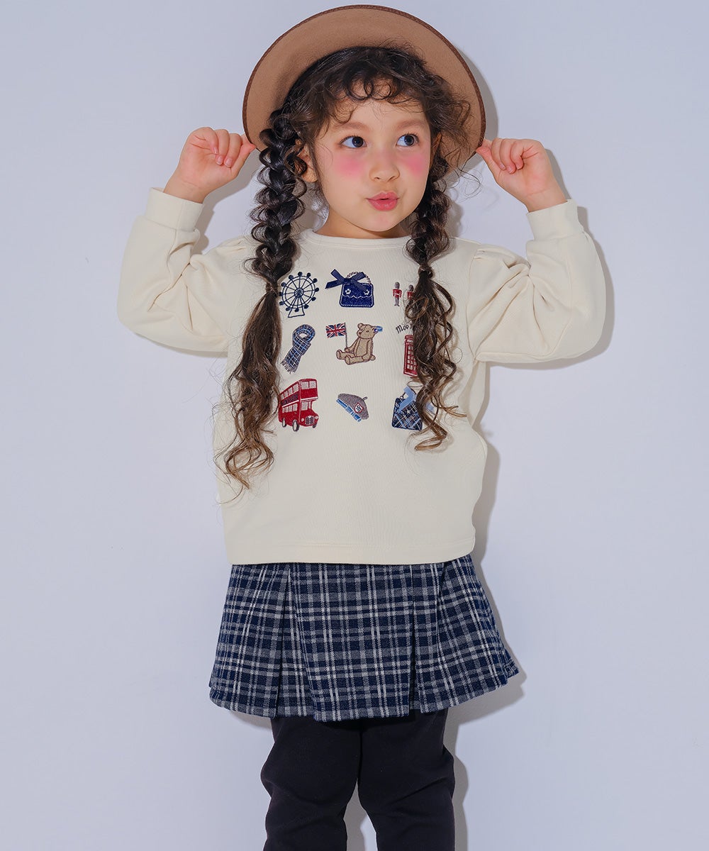 ロンドンモチーフ 刺繍 リボン 裏毛トレーナー Ivory model image whole body
