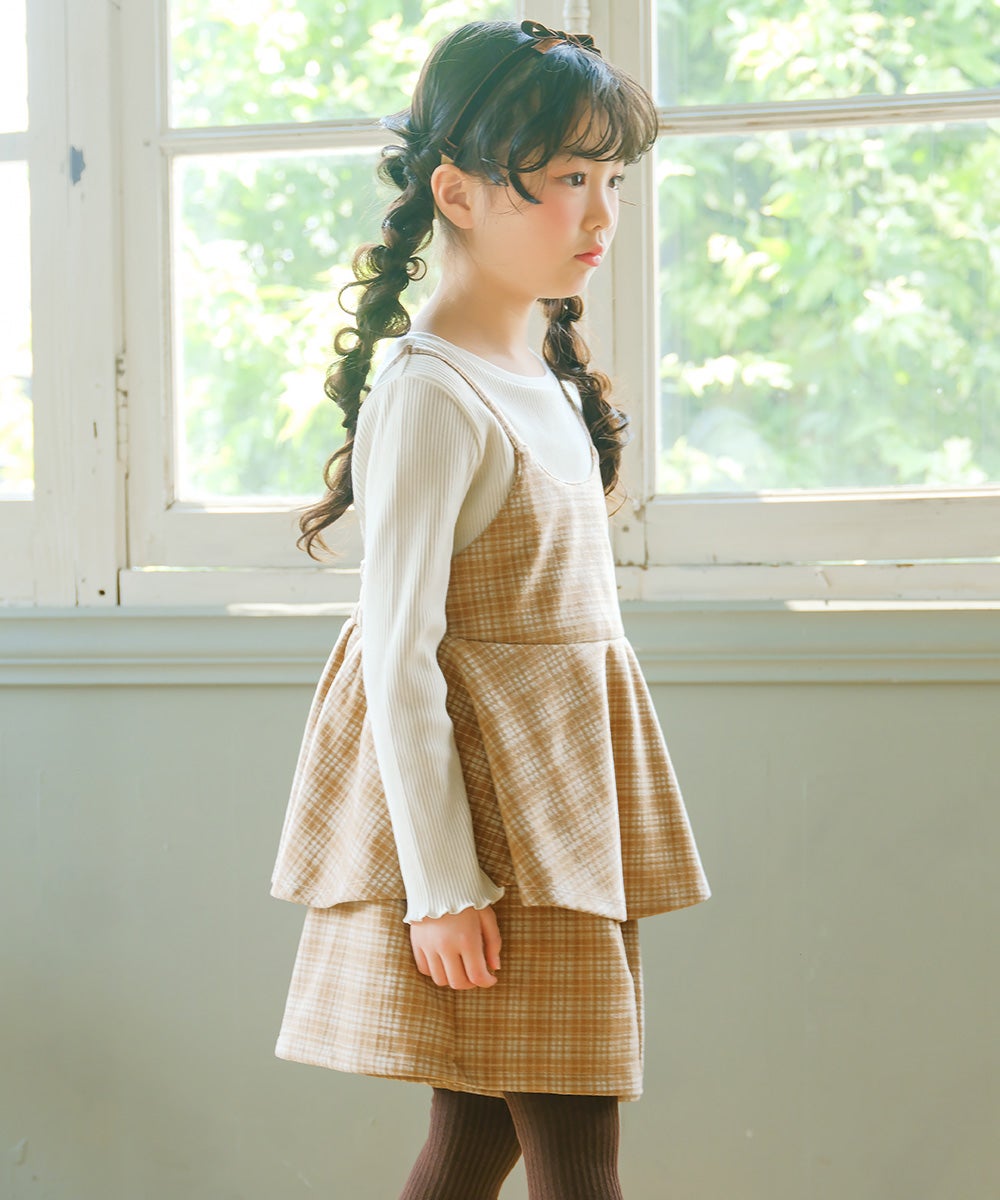チェック柄キャミソール重ね着風 AラインTシャツ Beige model image whole body