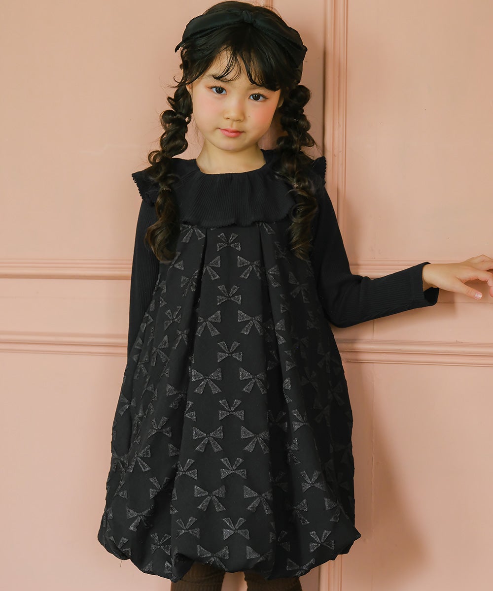 フリル 襟つき 音符 刺繍 リブカットソー Black model image whole body