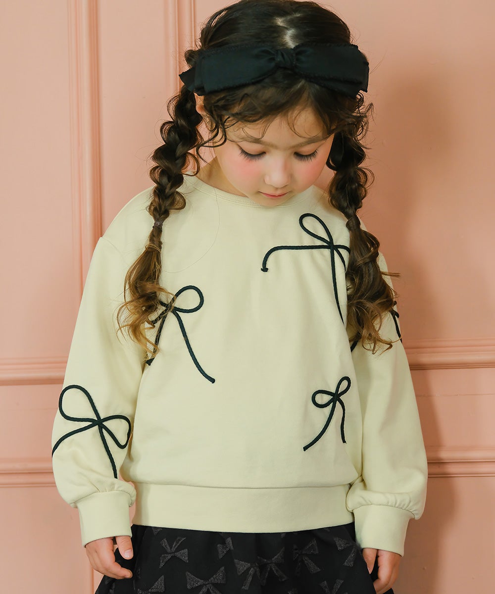 リボンモチーフつき 裏毛トレーナー Ivory model image 1