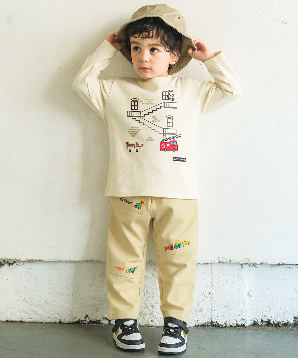 ハンバーガー はたらく車 乗り物刺繍 ストレッチパンツ Beige model image whole body