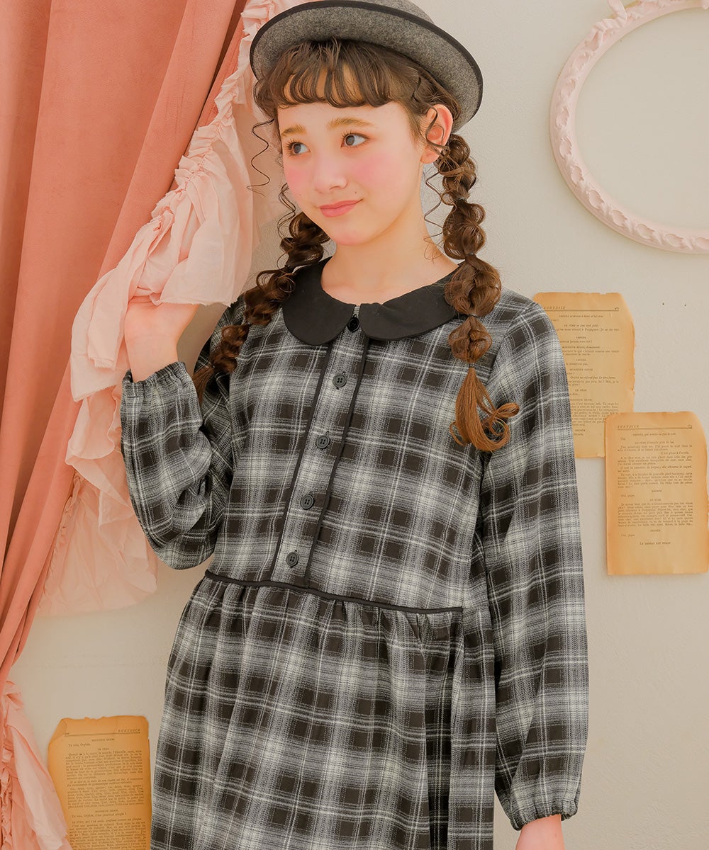 チェック柄 襟付き ボタン開き ギャザーワンピース Black model image 4