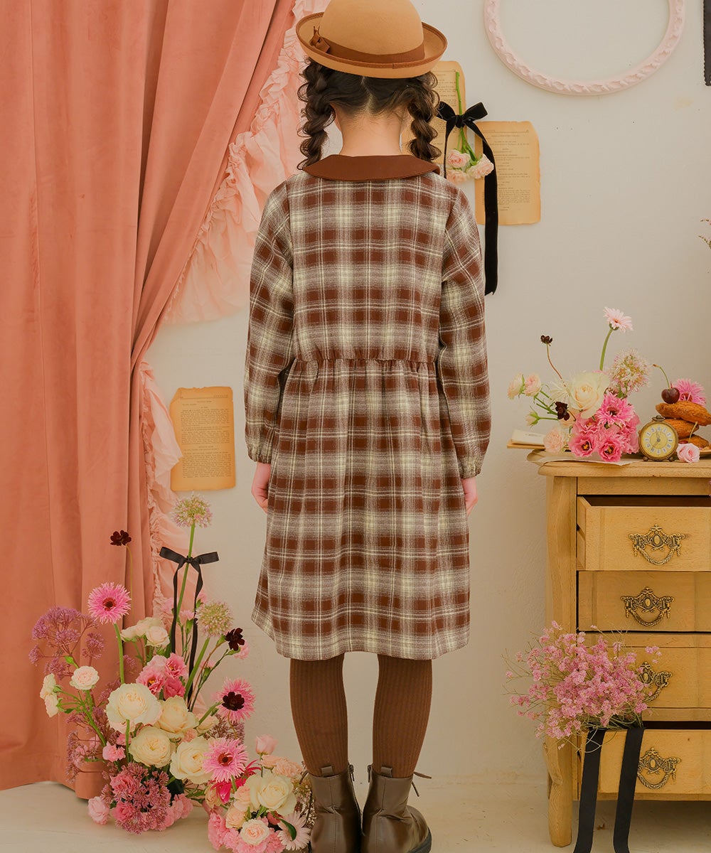 チェック柄 襟付き ボタン開き ギャザーワンピース Deep Red model image whole body