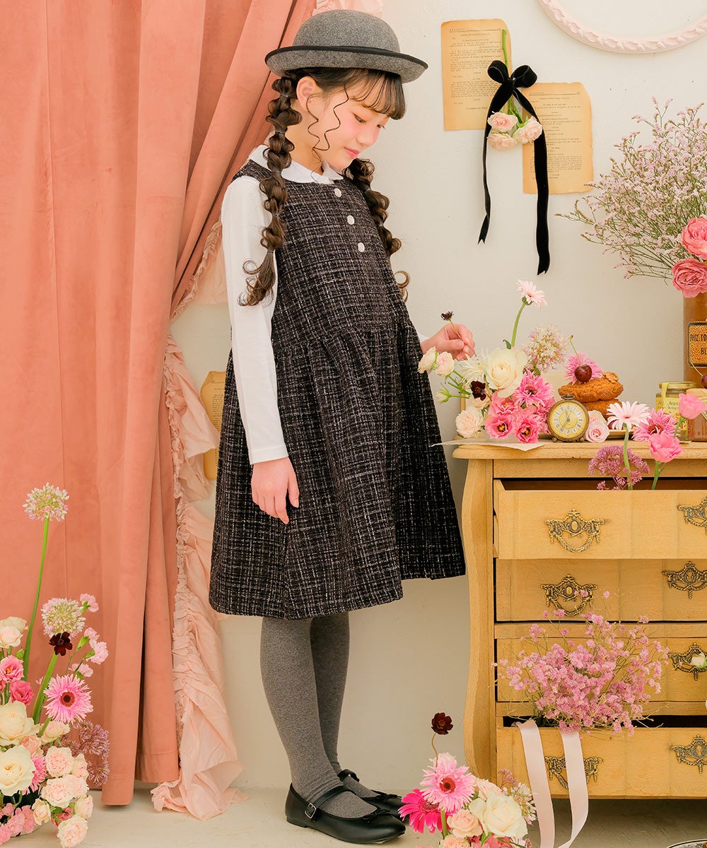 パール調ボタン付き ツイードワンピース Black model image whole body