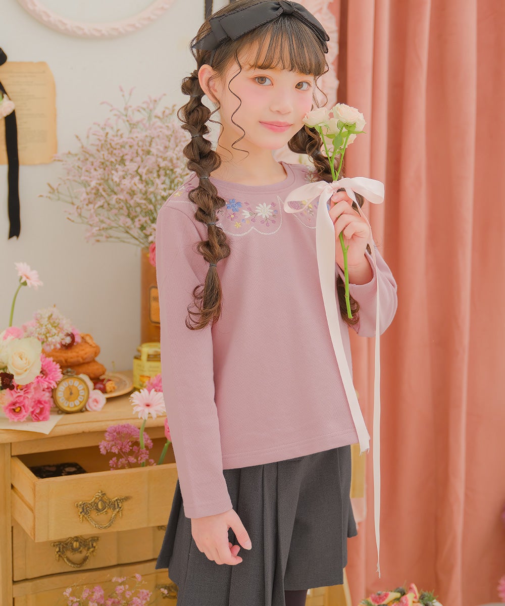 お花 花柄 刺繍 バックリボンつき 裏毛トレーナー Pink model image 3