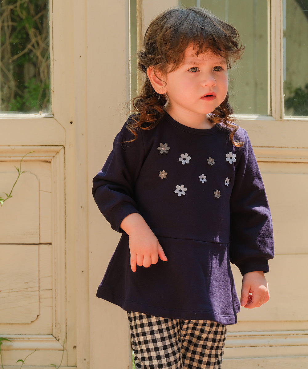 お花モチーフ付き Aライン 裏毛トレーナー