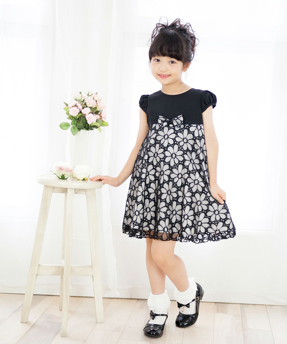 Children's clothing girls Made in Japan Flower Race Switch One Piece Black (00) Model Image 3