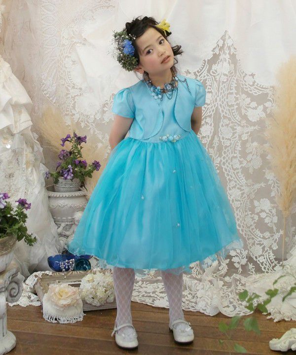 A layered style tulle switching dress with flowers Blue model image 4