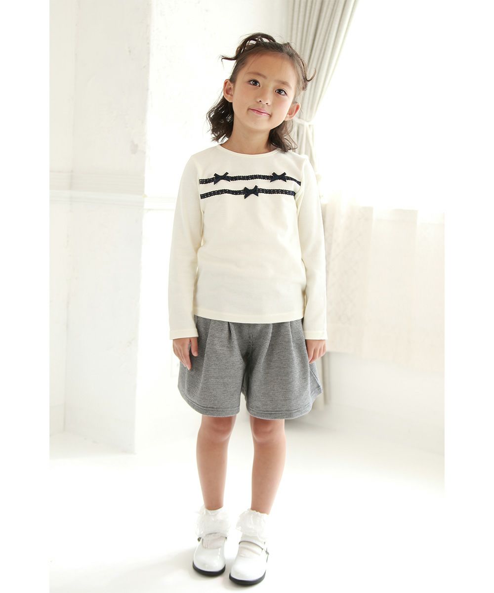 Children's clothing girl T -shirt Long sleeve elegant ribbon & lace ivory (12) model image whole body