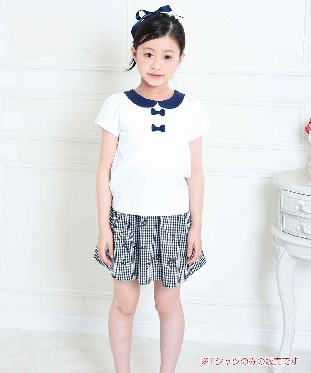 Children's clothing girl 100 % cotton ribbon & round collar T -shirt off -white (11) model image whole body