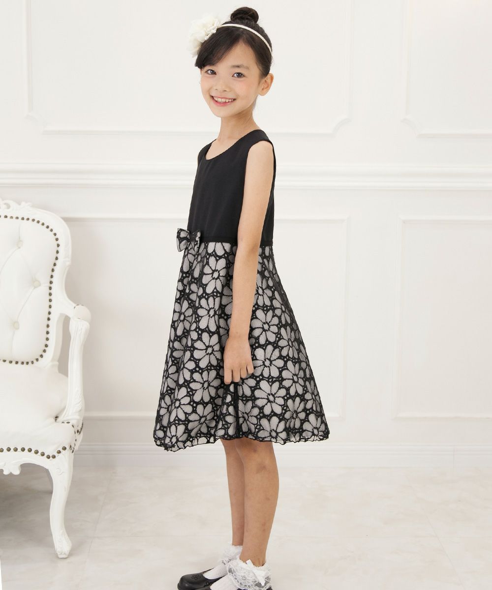 Children's clothing girls in Japan Flower pattern lace One -piece black (00) model image 3