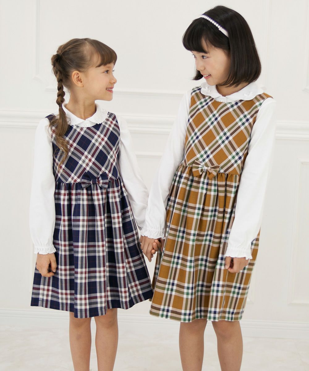 A dress with a Japanese check pattern ribbon Camel model image 2