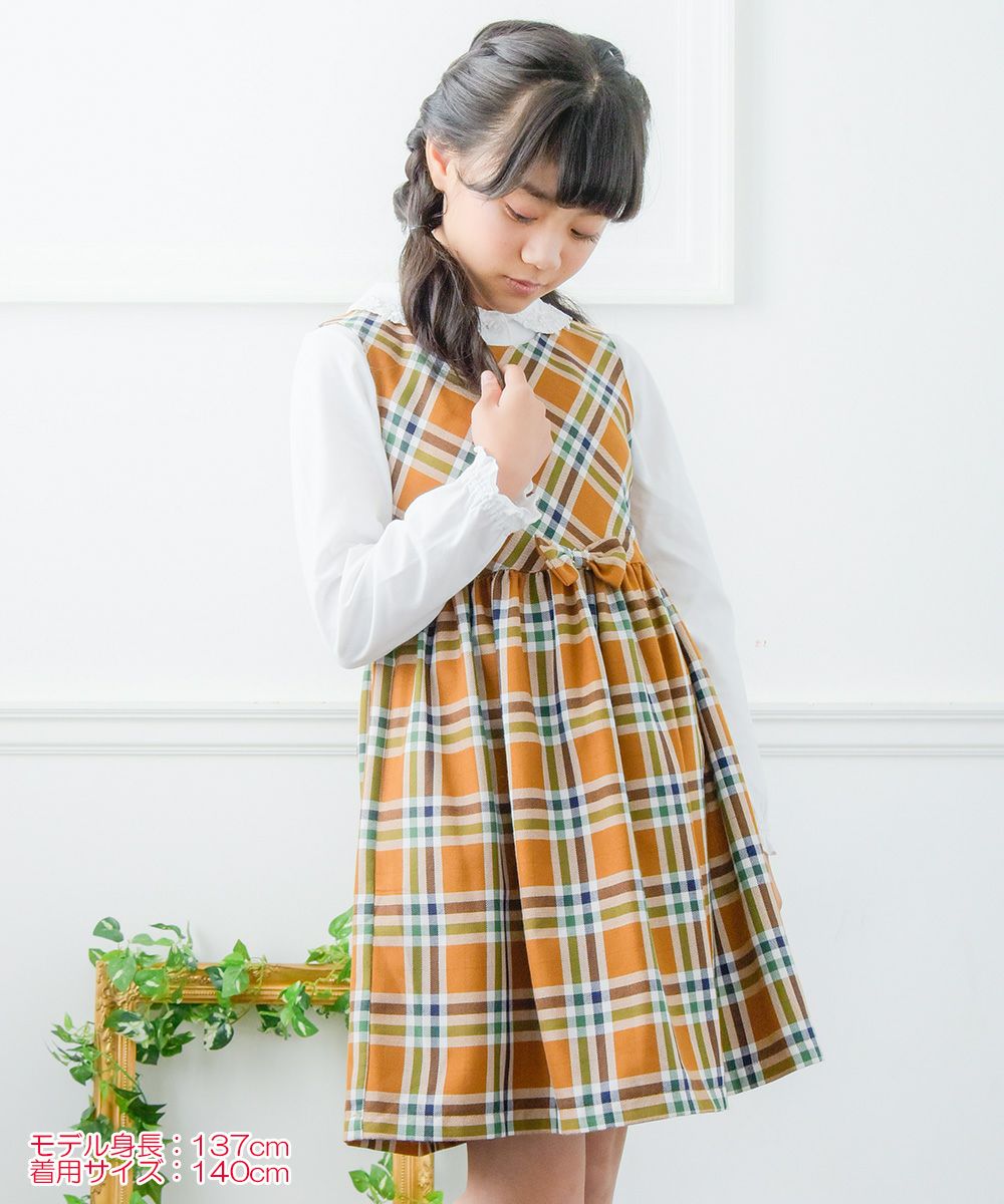 A dress with a Japanese check pattern ribbon Camel model image 3