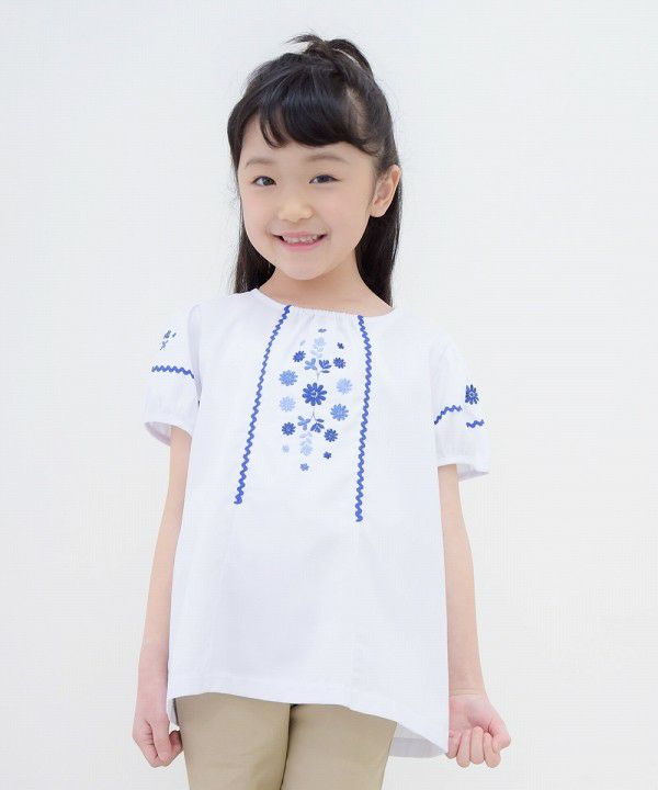 Flower embroidery line A -line blouse Off White model image up