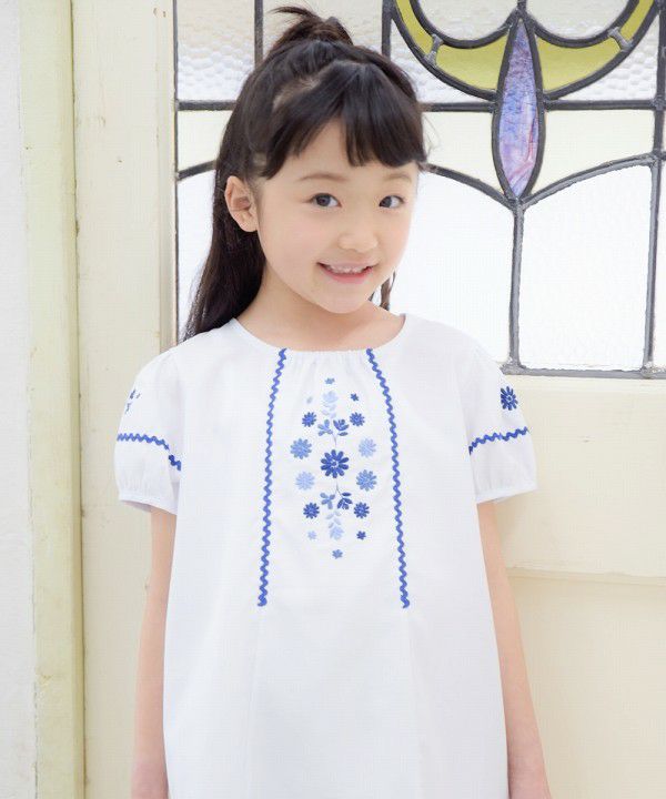 Flower embroidery line A -line blouse Off White model image 1