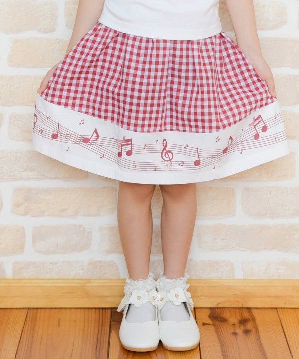 Gingham plaid x note print skirt Red model image up