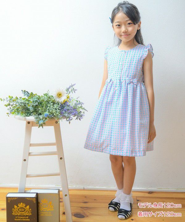 Seersucker check pattern dress with ribbons Blue model image whole body