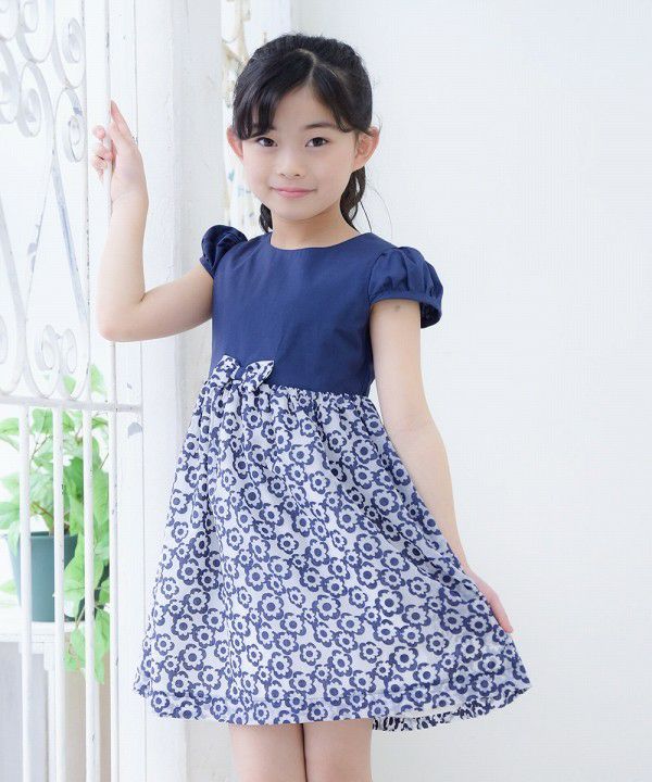 Children's clothing girl opal processed floral pattern switching with ribbon One -piece navy (06) model image 2