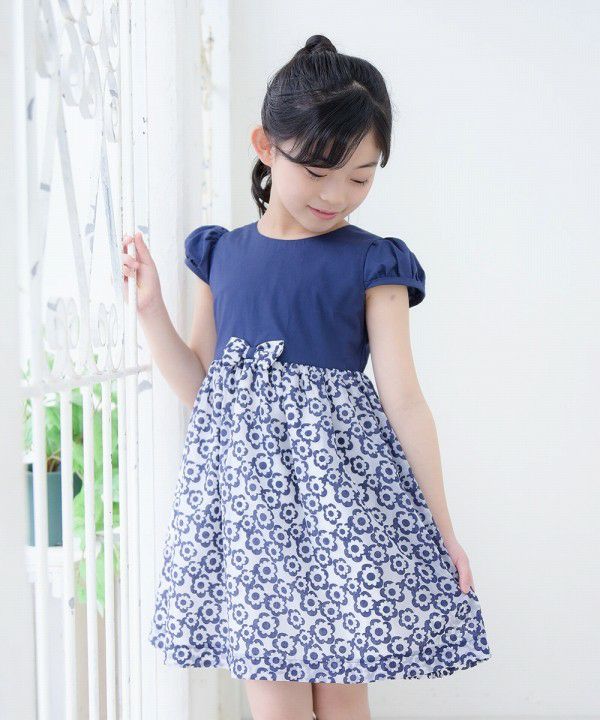 Children's clothing girl opal processing floral pattern switching with ribbon One -piece navy (06) model image 4