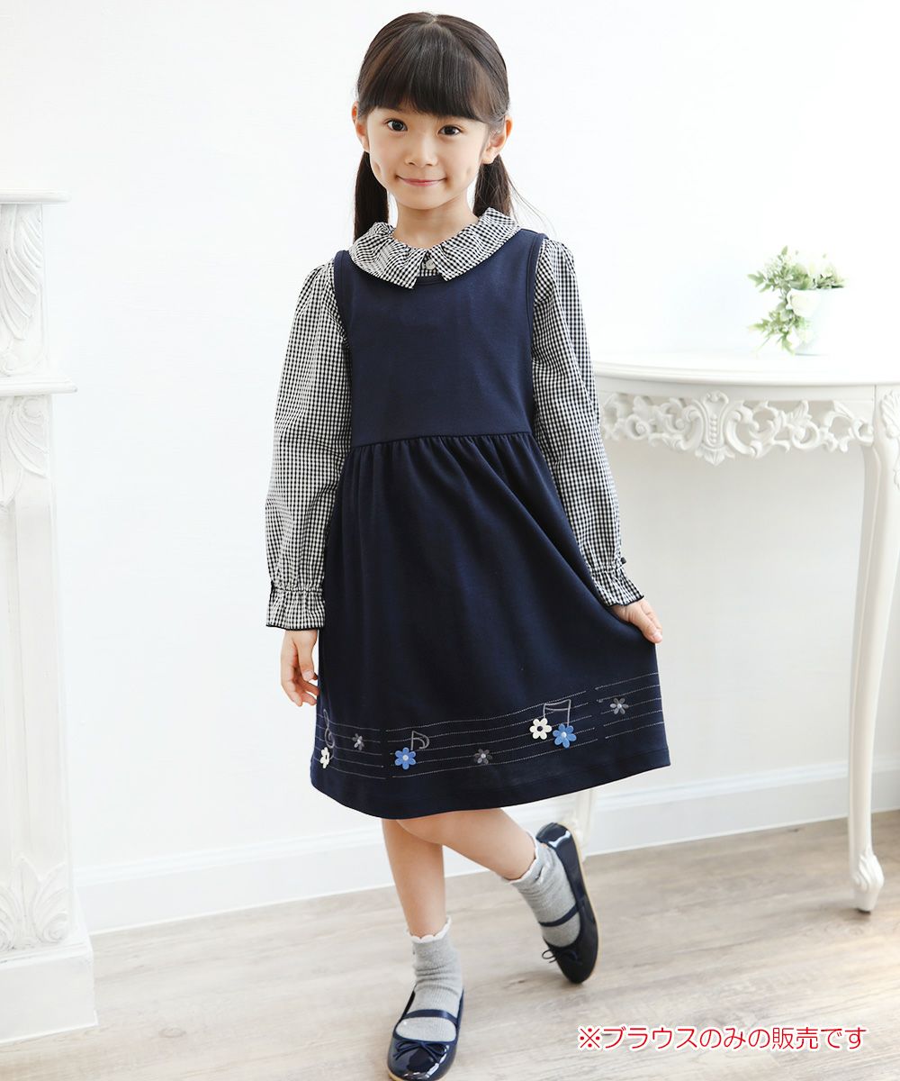 Children's clothing girl Gingham Check pattern ribbon frill sleeve blouse black (00) model image whole body