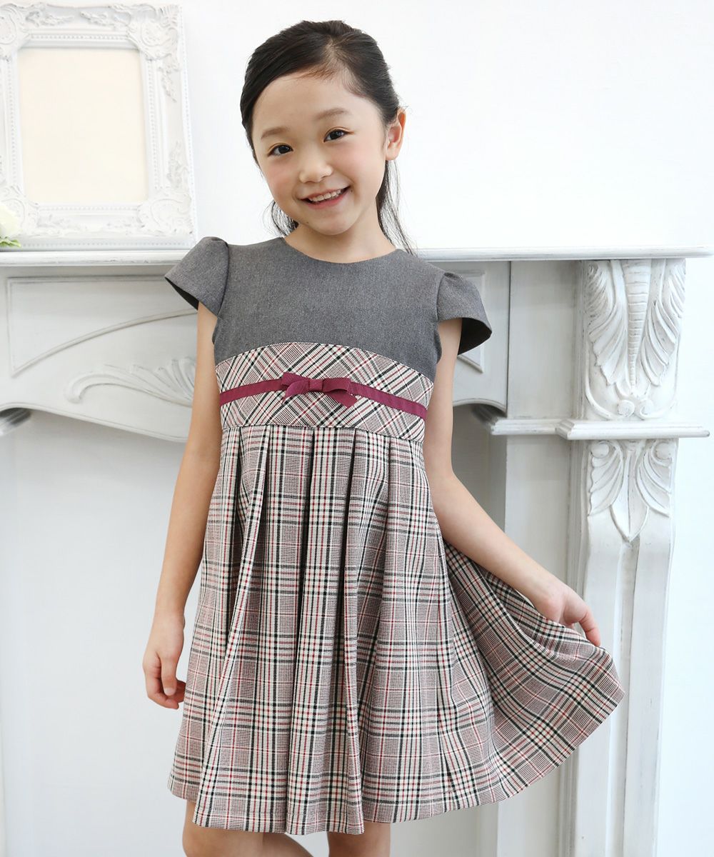 Children's clothing girl check pattern switching tack pleated style dress with ribbon (92) Model image up