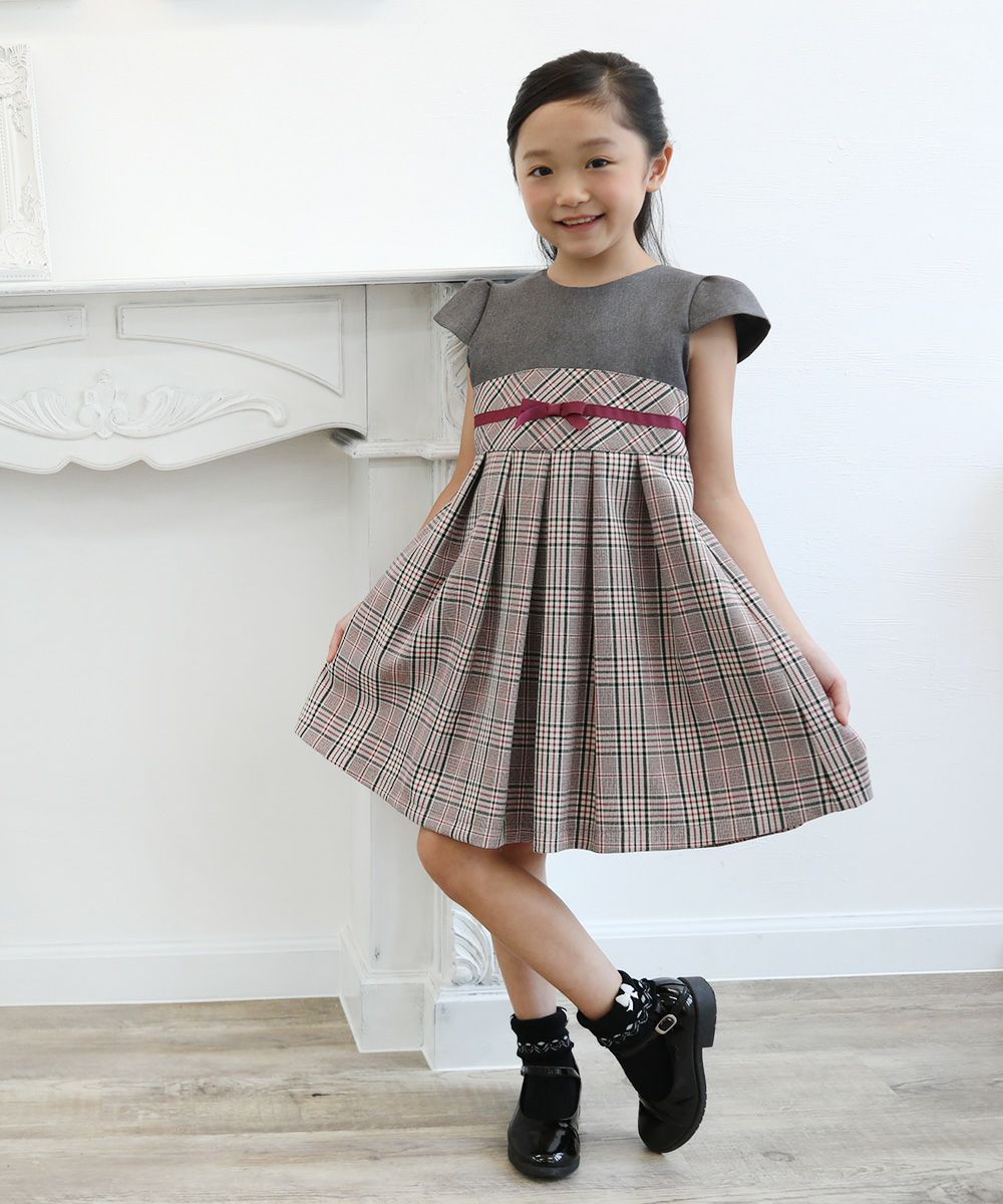 Children's clothing girl check pattern switching tack pleated style dress with ribbon (92) model image 1
