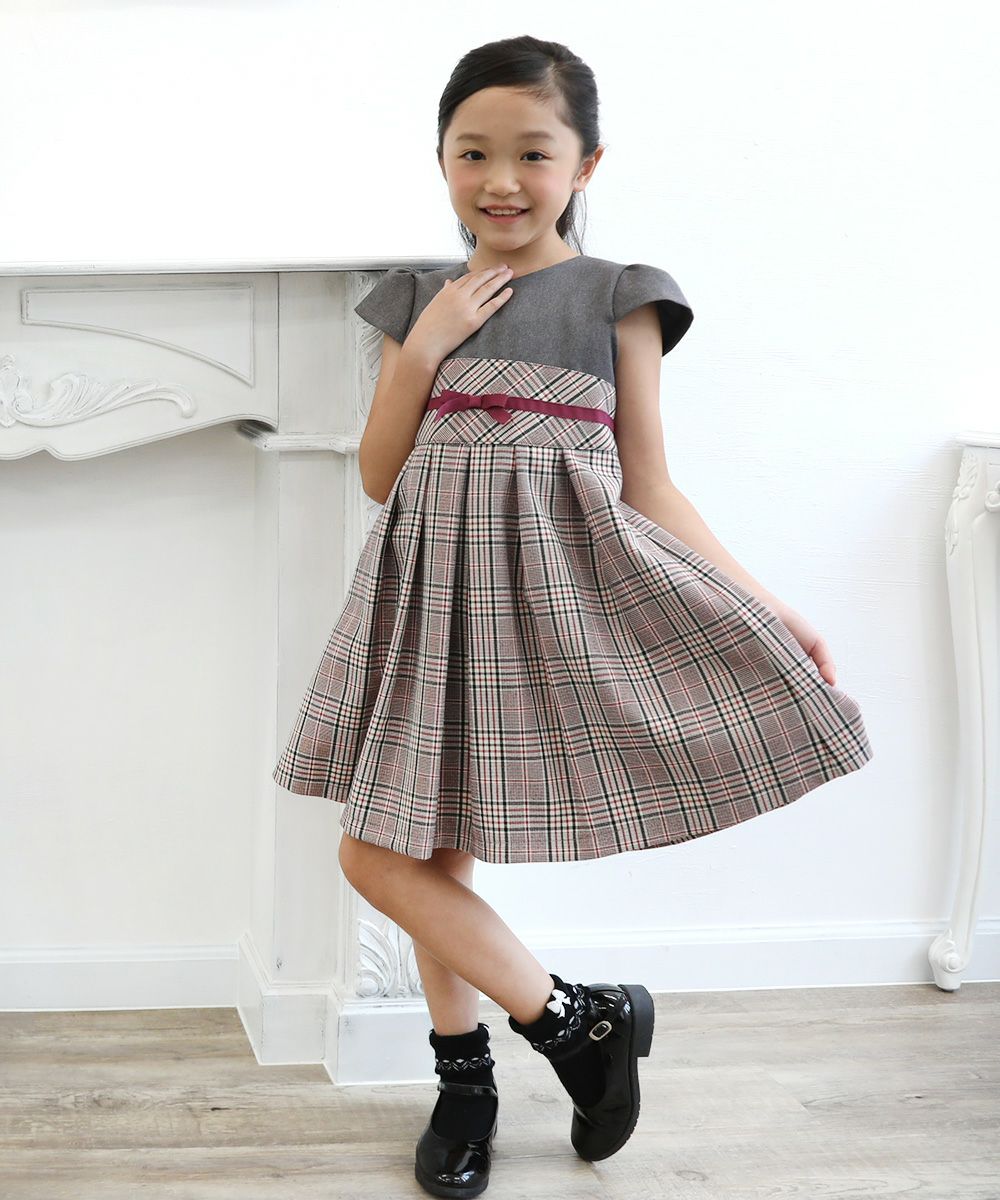 Children's clothing girl check pattern switching tack pleated style dress with ribbon (92) model image 2