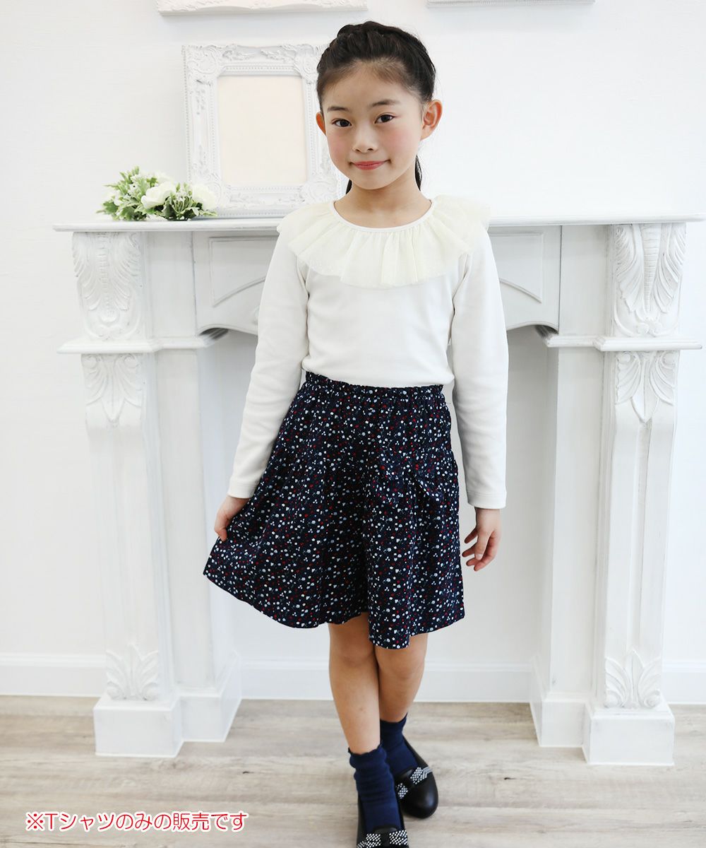Children's clothing girl dot pattern tulle frill collar T -shirt off -white (11) model image whole body